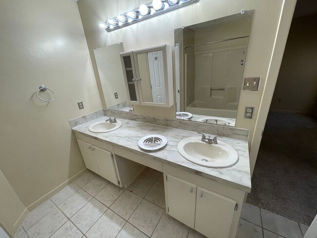 Building Photo - Fully remodeled 3 bedroom home in Wylie!!