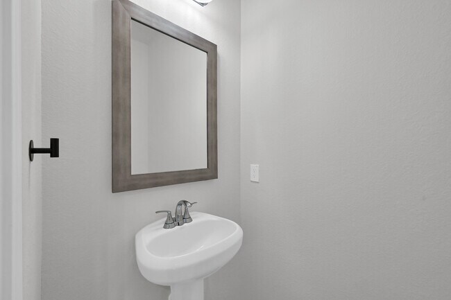 Building Photo - 253 Peninsula Pt Dr