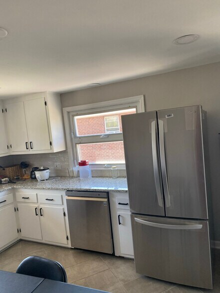 Building Photo - 723 Bordentown Ave