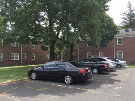 Building Photo - 585 Thomas St
