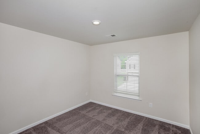 Building Photo - 117 Boat Clb Ln
