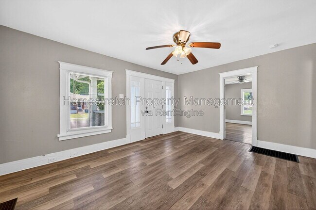 Building Photo - 2309 Gaebler Ave