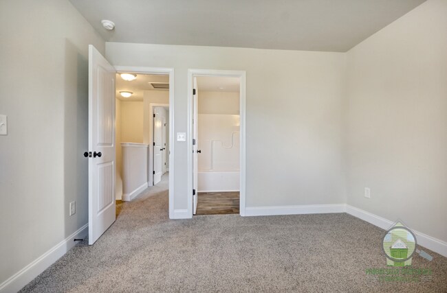 Building Photo - 111 Sitton Dr