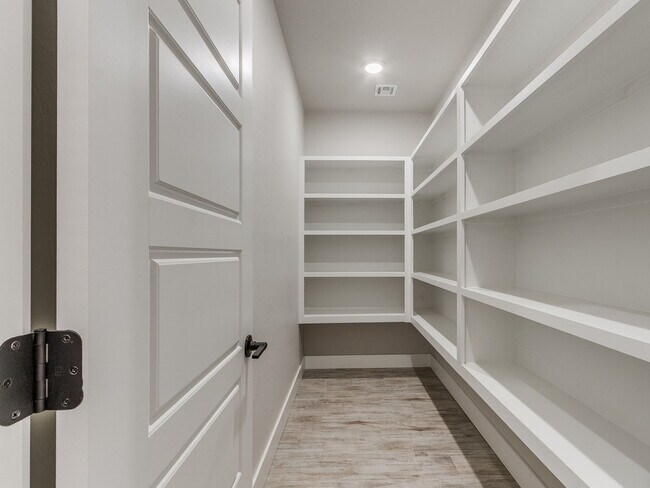 Building Photo - 3201 Hayven Cir