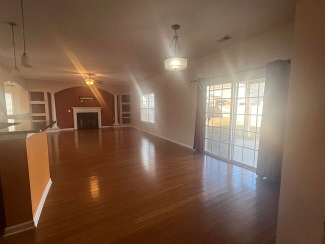 Building Photo - 3625 Galloway Ln