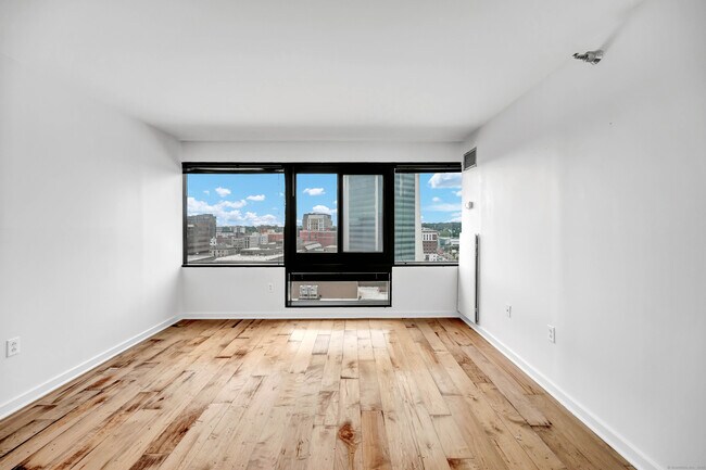 Building Photo - 127 Greyrock Pl