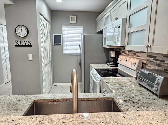 Building Photo - 435 Cerromar Ln