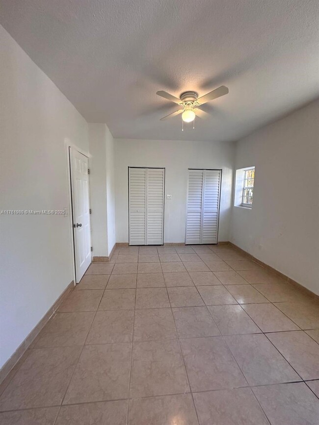 Building Photo - 3660 NW 20th Ave