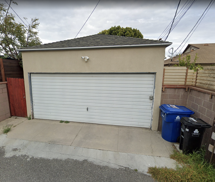Garage - 8311 Fordham Rd
