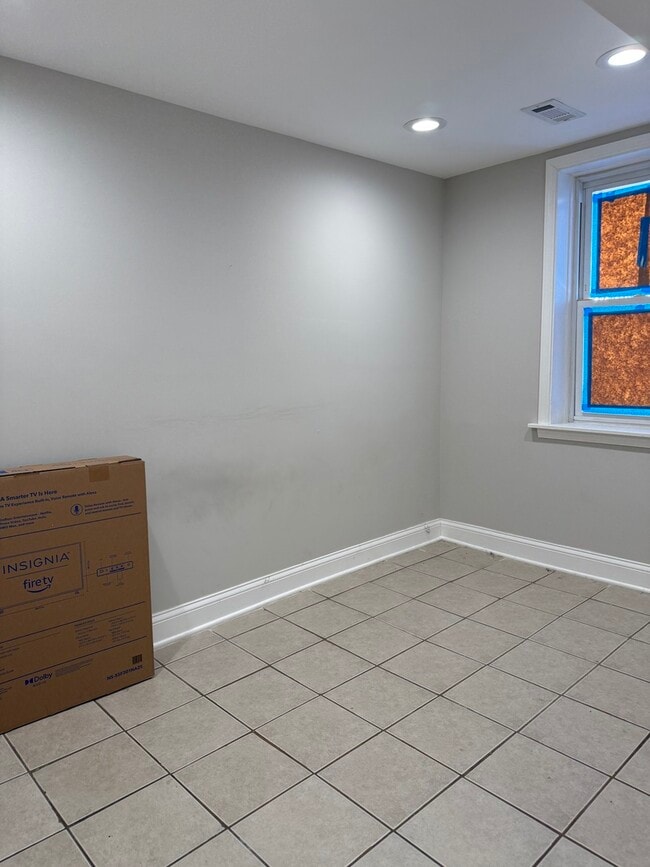 Building Photo - 4948 S Winchester Ave