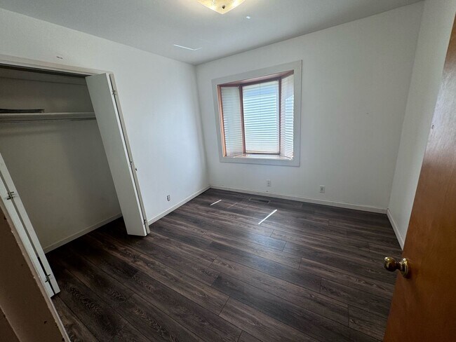 Building Photo - SPACIOUS HOME IN TRAVERSE CITY LOCATED NEAR NMC & EAST BAY