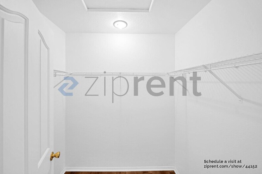 Building Photo - 27015 Hemingway Ct