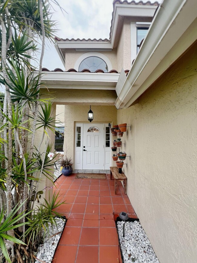 Building Photo - 9775 Arbor Meadow Dr
