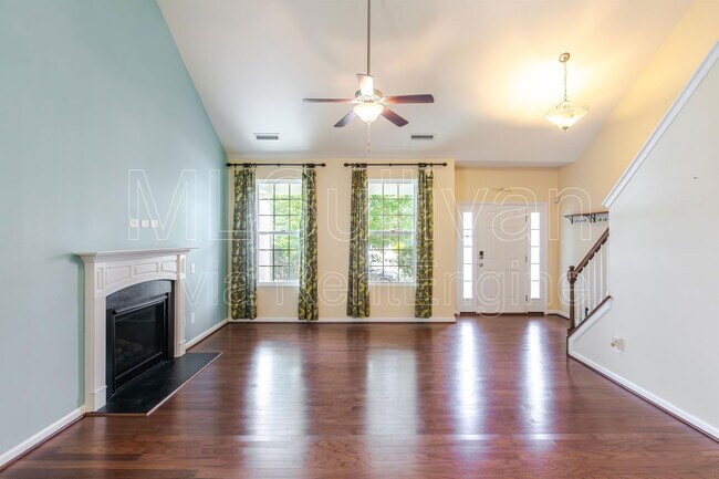 Building Photo - 110 Glenview Lane