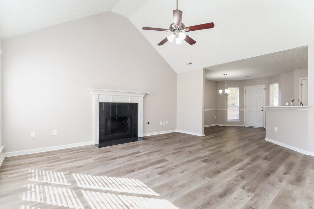 Building Photo - 735 Beaver Run Trce