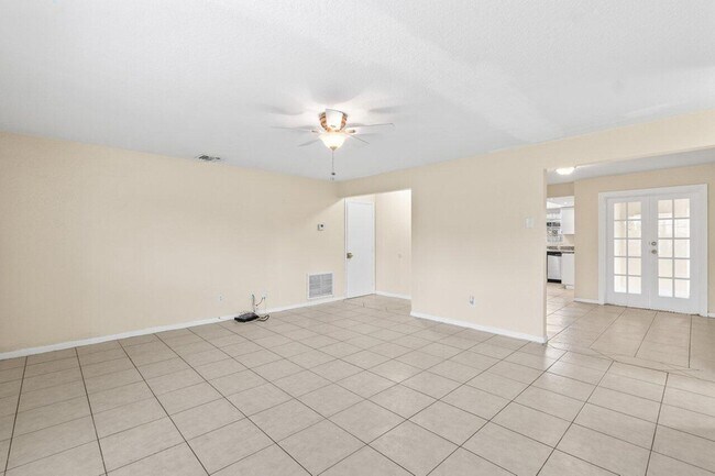 Building Photo - 3639 Harlowe Ave