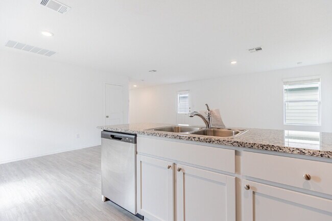 Building Photo - 331 Ambush Ridge