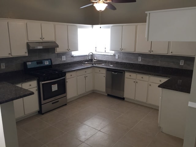 Building Photo - East El Paso 3 bed 2 bath Refrig A/C