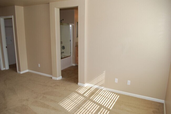 Building Photo - 8415 Oliva Rd