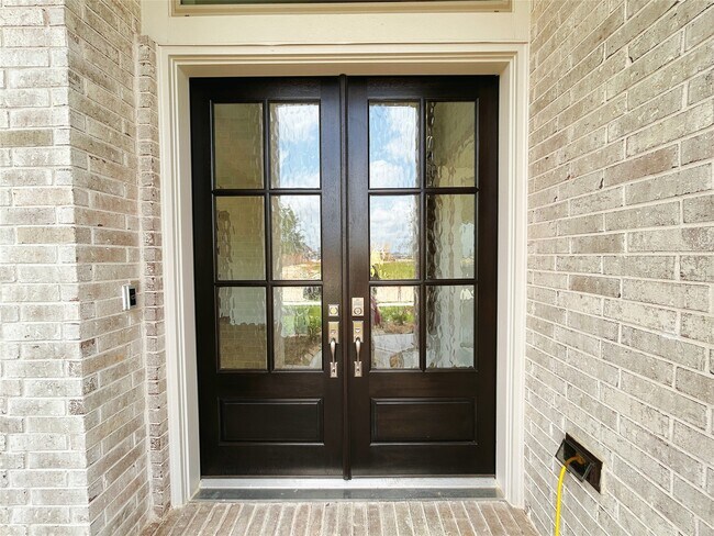 Building Photo - 5406 Holly Holw Ln