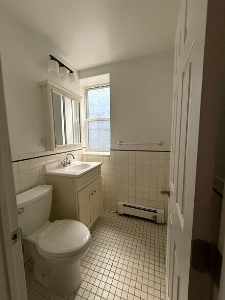 Building Photo - 819 Saratoga Ave