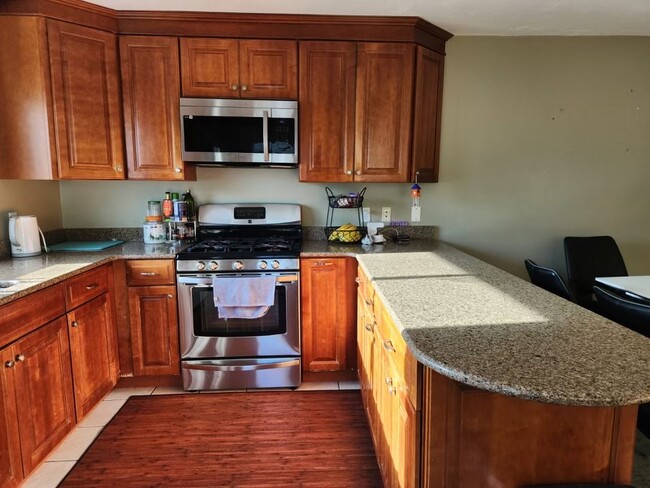 Building Photo - 227 Captain Eames Cir