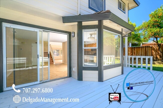 Building Photo - Completely remodeled Glen Cove 5 bed home