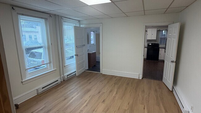 Building Photo - 136 S Madison St