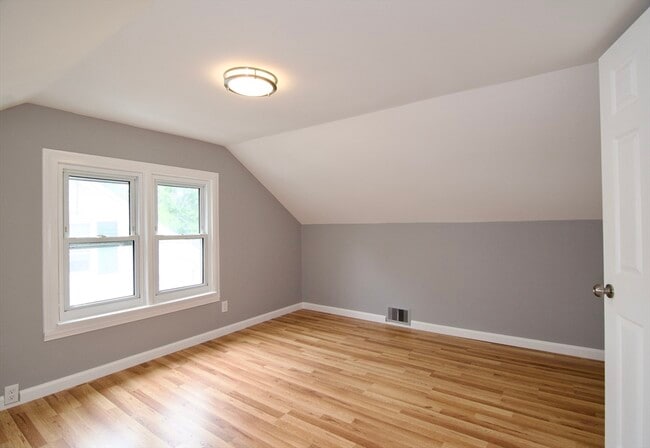 Building Photo - 63 Grandview St