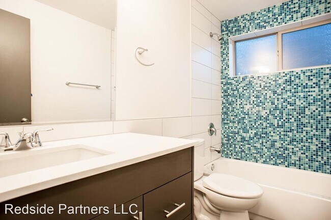 Building Photo - 2122 E Jefferson St