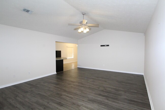 Building Photo - 4150 Oak Pointe Dr