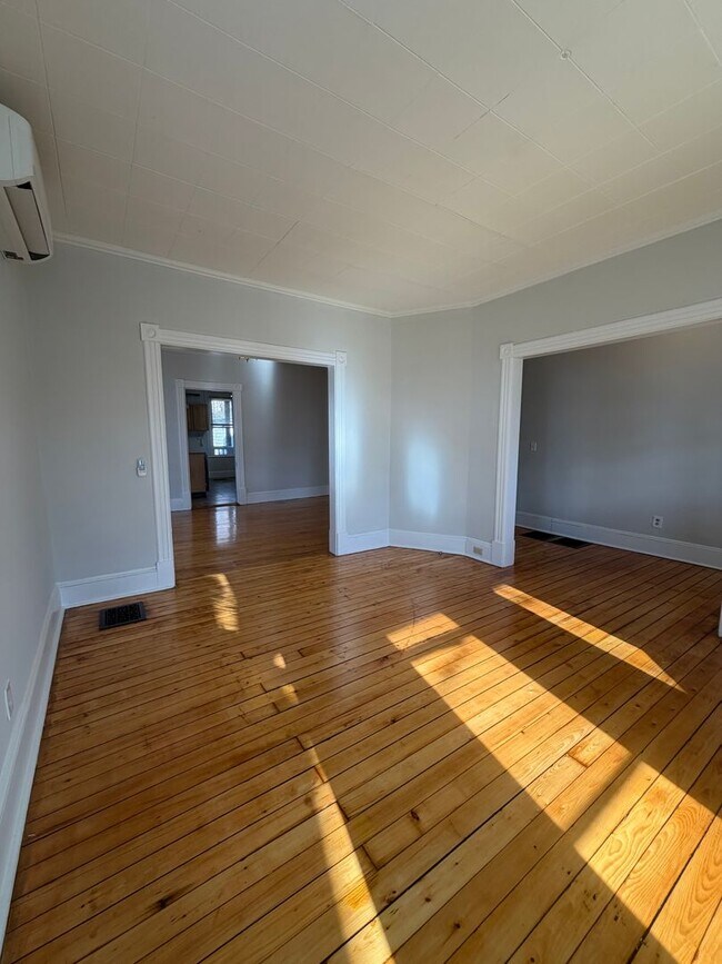 Building Photo - 27-29 Dalton Ave