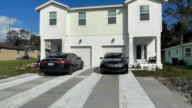 Building Photo - 2906 E 15th Ave