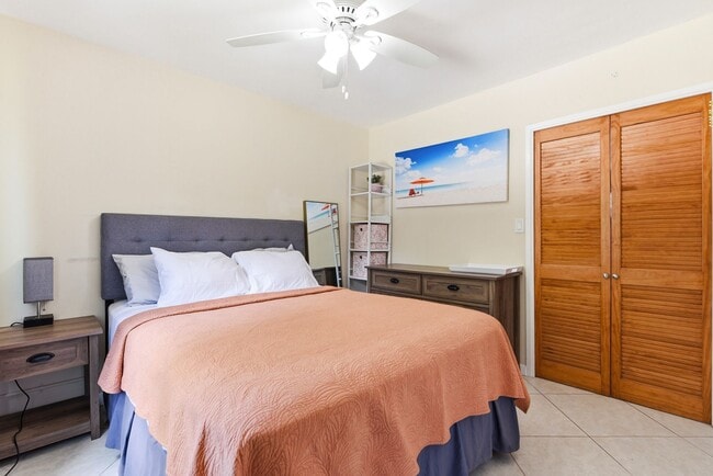 Building Photo - Fully Furnished Pet Friendly  Waikiki 1-Bedroom Condo Near Ala Moana