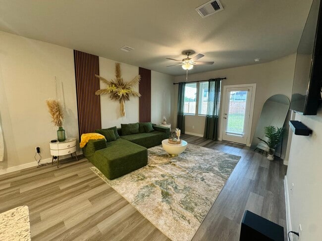 Building Photo - 5608 Madden Ln