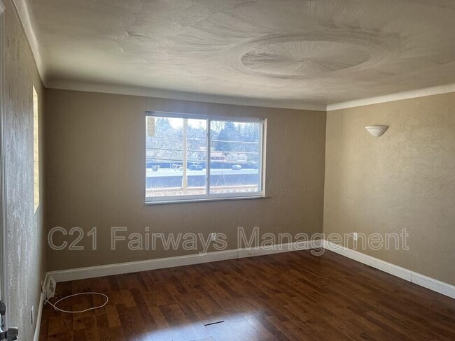 Building Photo - 1222 Broadway Ave