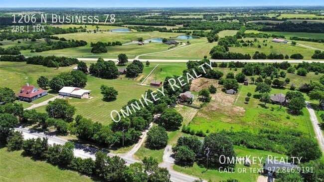 Building Photo - 1206 N Texas 78 Business