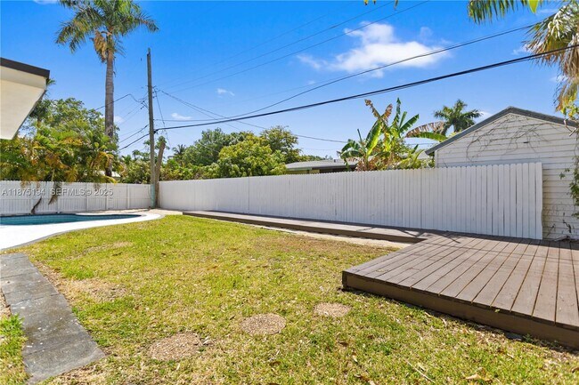 Building Photo - 1524 SW 32nd Ct