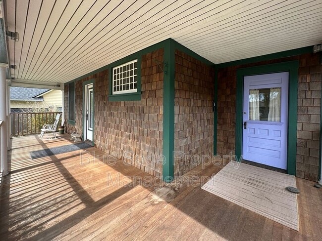 Building Photo - 1226 Tremont St