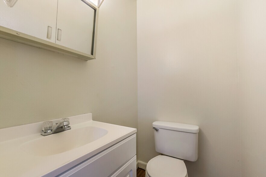 Building Photo - 4110 Hessmer Ave