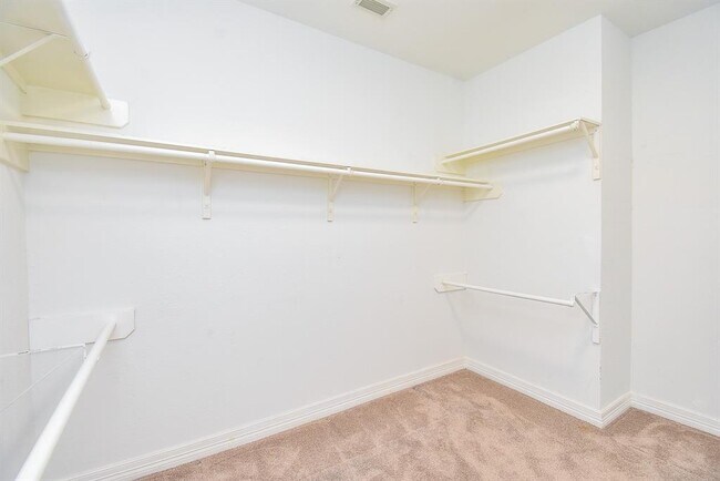 Building Photo - 20907 Avery Cove Ln