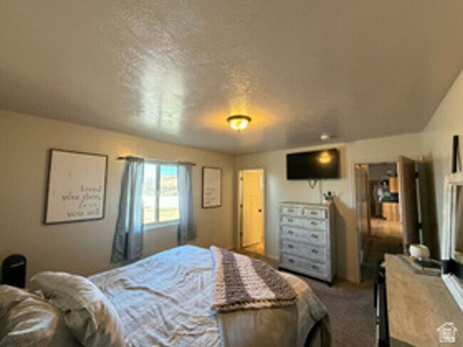Building Photo - 2095 W 4100 N