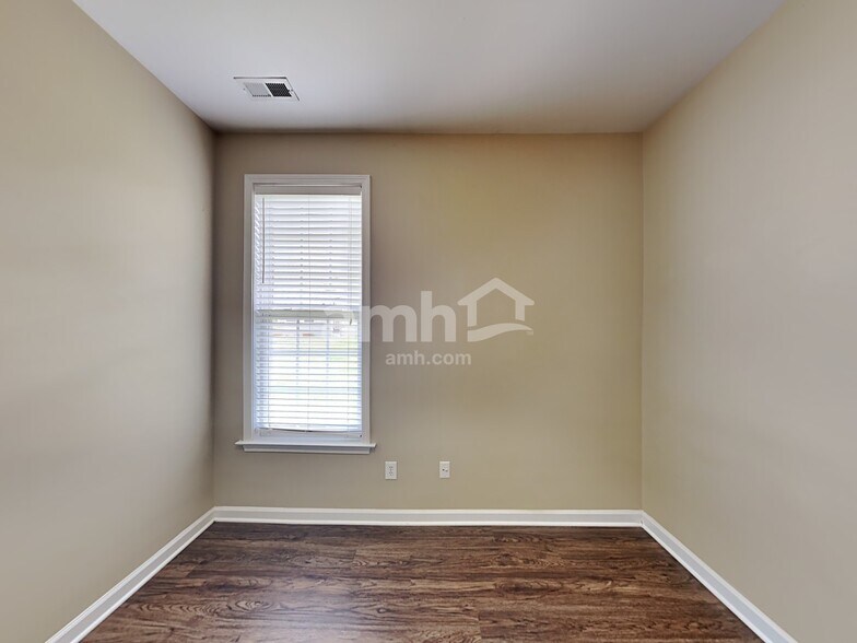 Building Photo - 204 Marino Pl