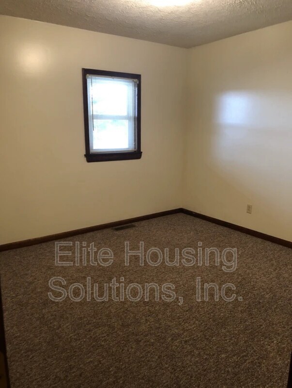 Building Photo - 108 E Buck Ave