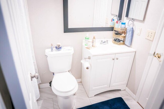 Building Photo - 605 Youngstown Pkwy