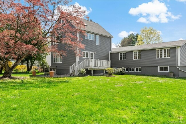 Building Photo - 830 Barberry Rd