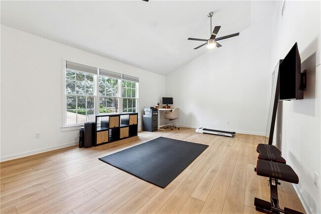 Building Photo - 951 Longley Ave NW