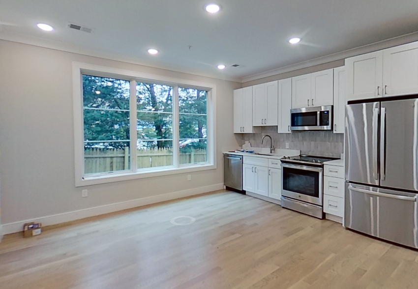 Apt 1 - 104 Warren St
