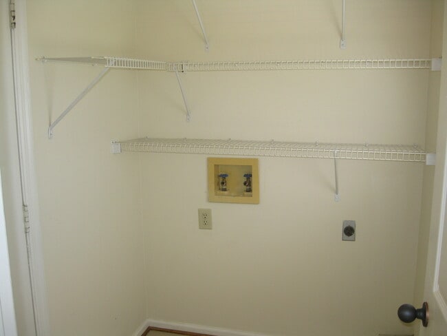 Building Photo - Southside Ranch Home     260129