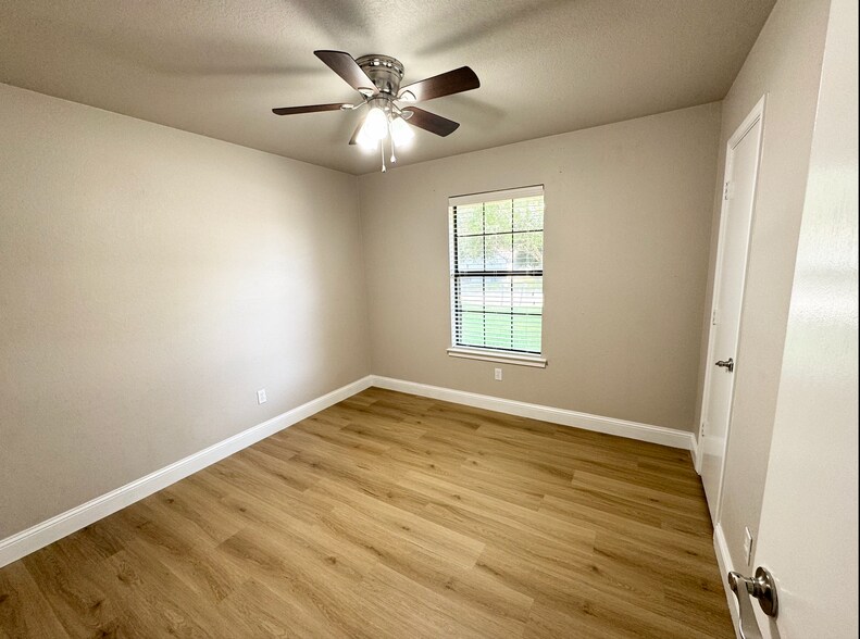 Building Photo - 107 Ginger Ln
